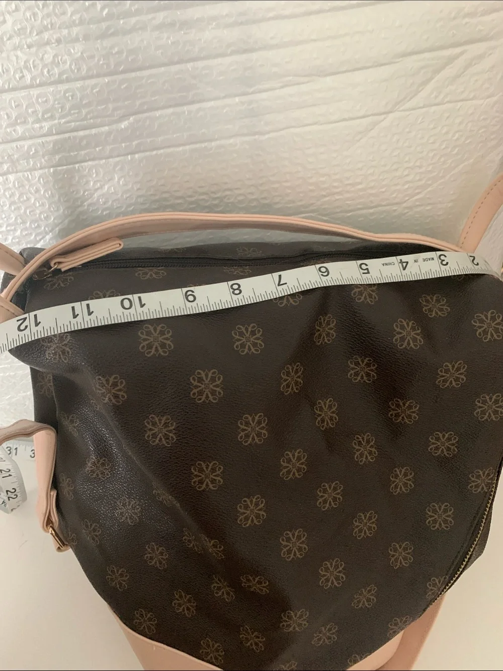 Avon Signature Collection Hobo